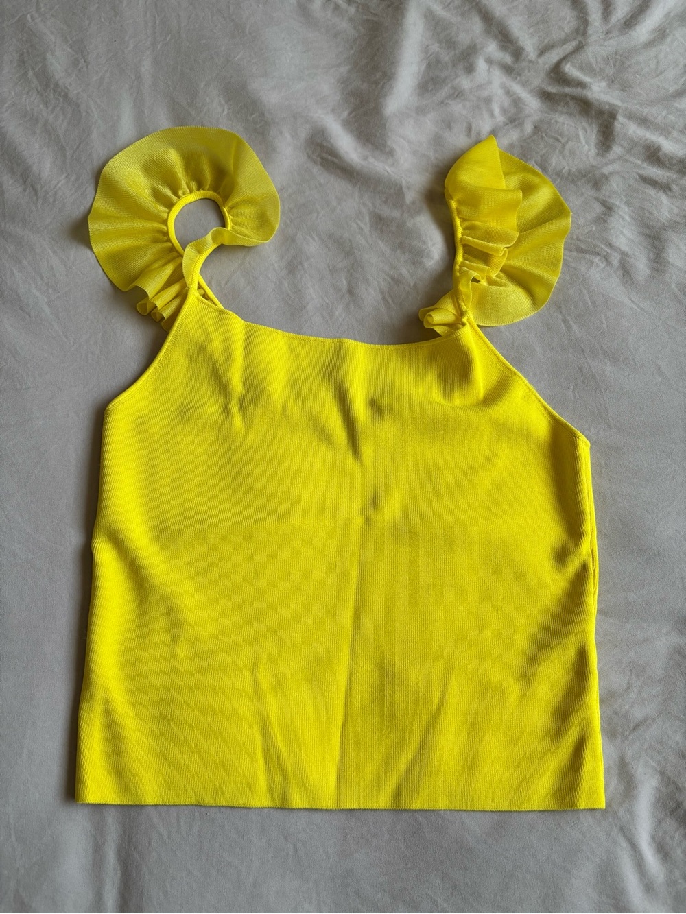 Alice + Olivia Yellow Ruffle-Shoulder Crop Top